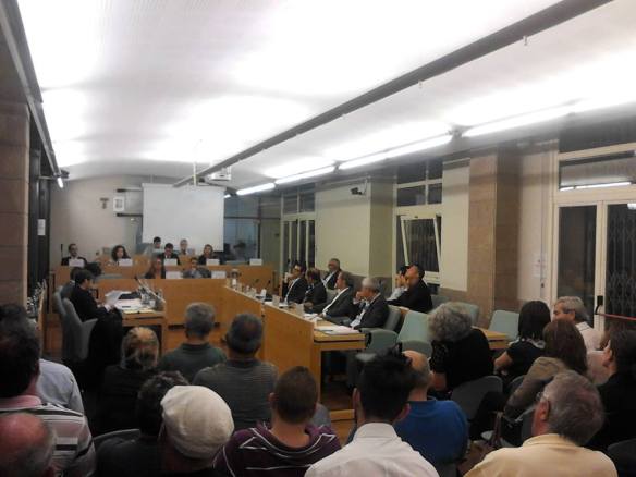 1058265_686125428070872_1102105183_n